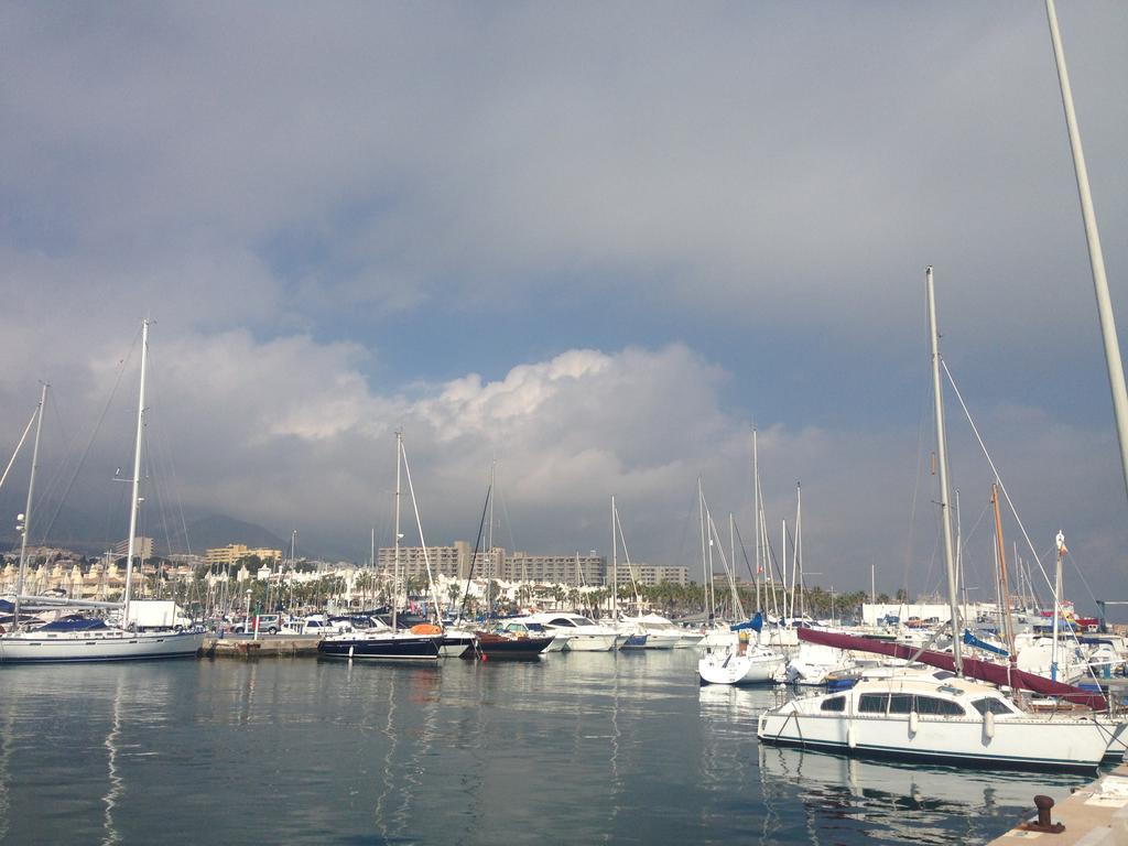 בנאלמדנה Apartamento Puerto Marina מראה חיצוני תמונה